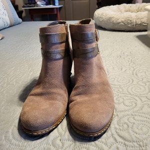 Franco Sarto tan wedge booties